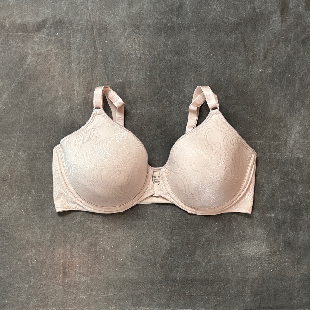 Pale pink Bali underwire bra size 38C lightly lined NWOT